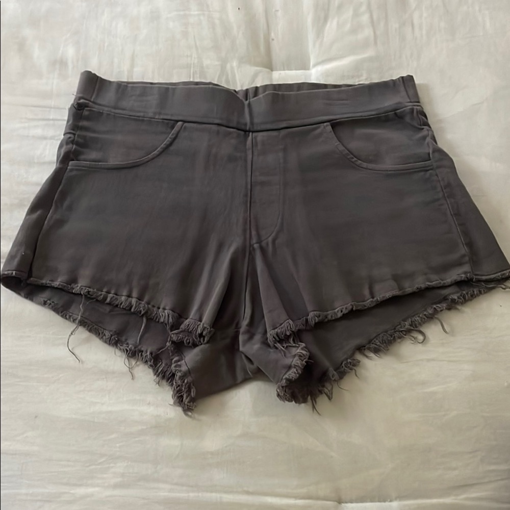 Good hYOUmanGray Frayed Hem Shorts